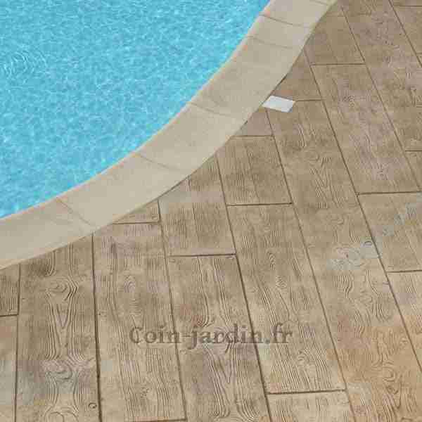 béton-imprimé-clair-design-moderne-tour-piscine