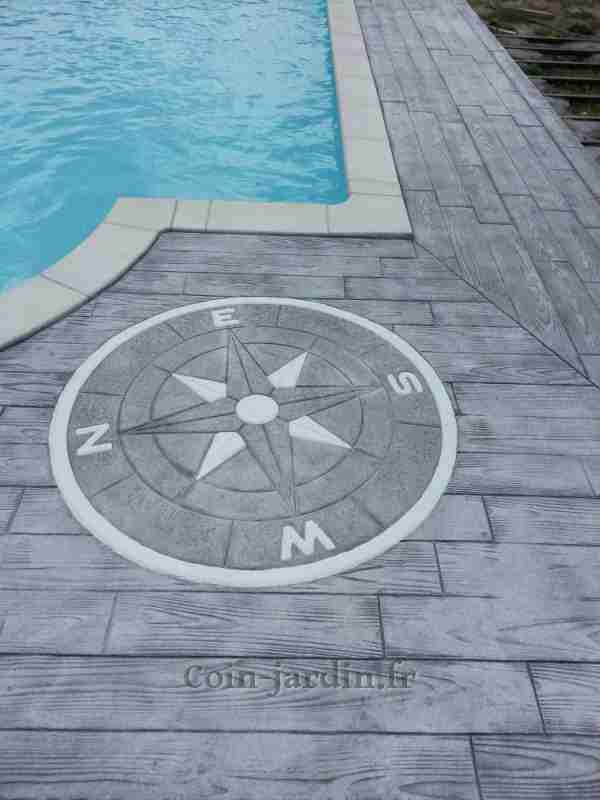 motif-terrasse-piscine-beton_imprime_aspect_lames_bois_gris